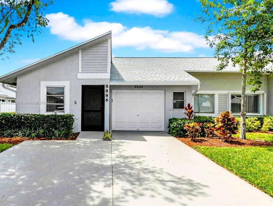 最近售出: $369,000 (2 贝兹, 2 浴室, 1148 平方英尺)