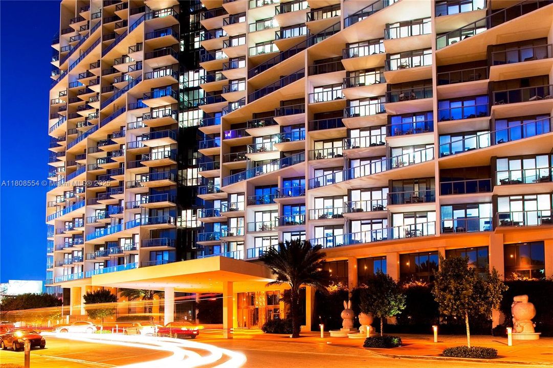 待售: $3,750,000 (2 贝兹, 2 浴室, 1287 平方英尺)