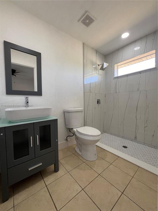 Recently Rented: $1,780 (3 beds, 2 baths, 1150 Square Feet)