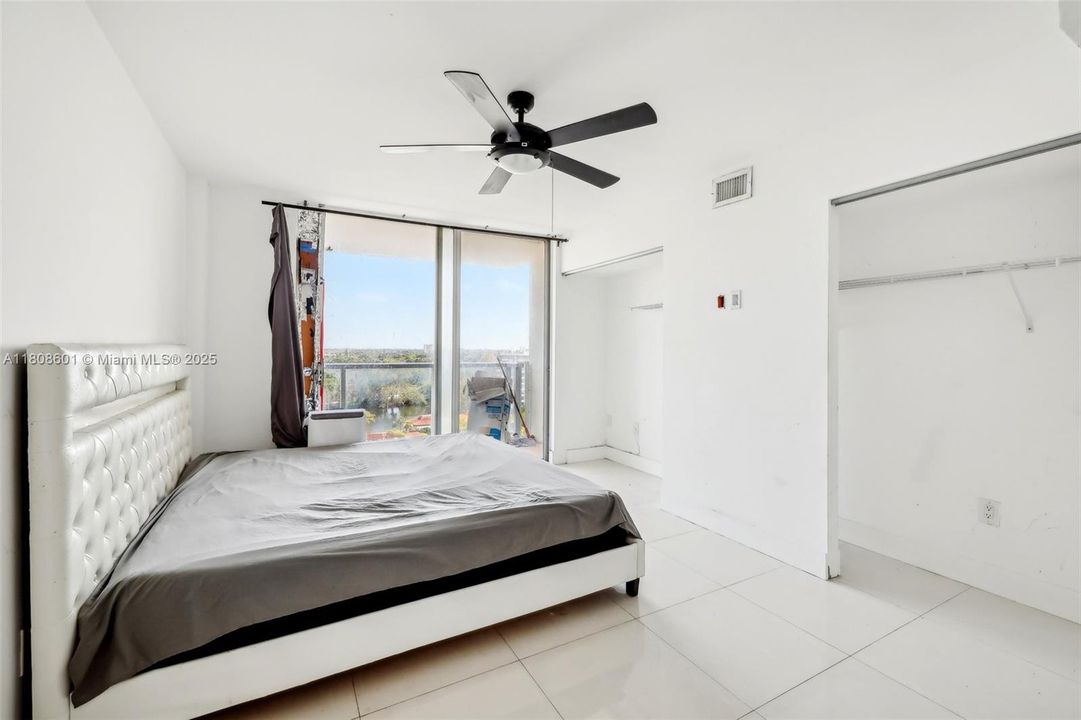 Active With Contract: $115,000 (1 beds, 1 baths, 801 Square Feet)