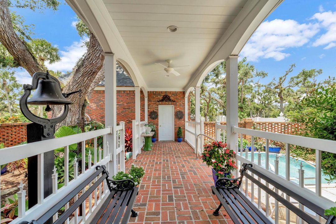645 riomar Dr-18