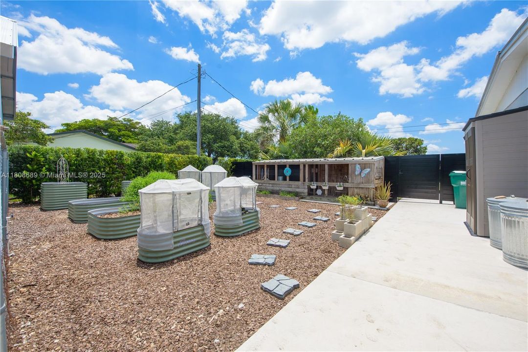 Недавно продано: $1,100,000 (3 спален, 2 ванн, 2234 Квадратных фут)