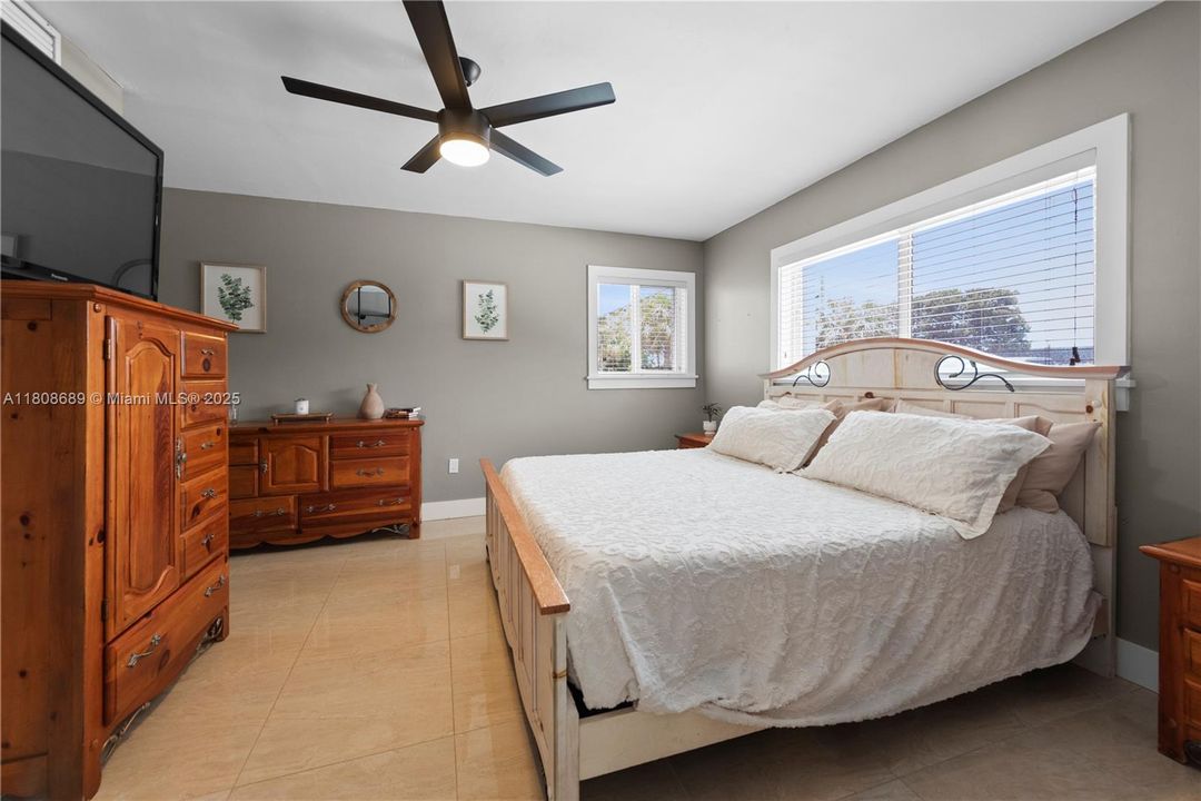 Недавно продано: $1,100,000 (3 спален, 2 ванн, 2234 Квадратных фут)