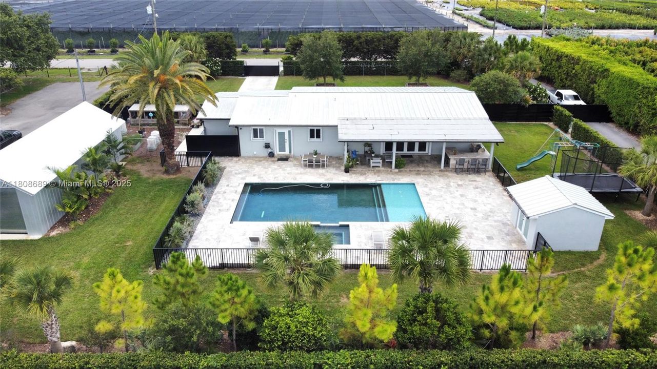 Недавно продано: $1,100,000 (3 спален, 2 ванн, 2234 Квадратных фут)