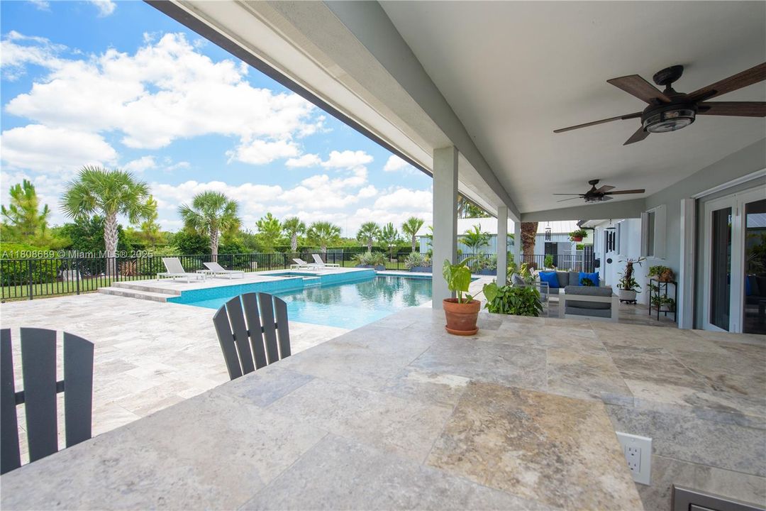 Недавно продано: $1,100,000 (3 спален, 2 ванн, 2234 Квадратных фут)