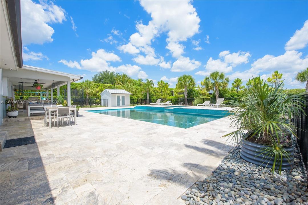 Недавно продано: $1,100,000 (3 спален, 2 ванн, 2234 Квадратных фут)