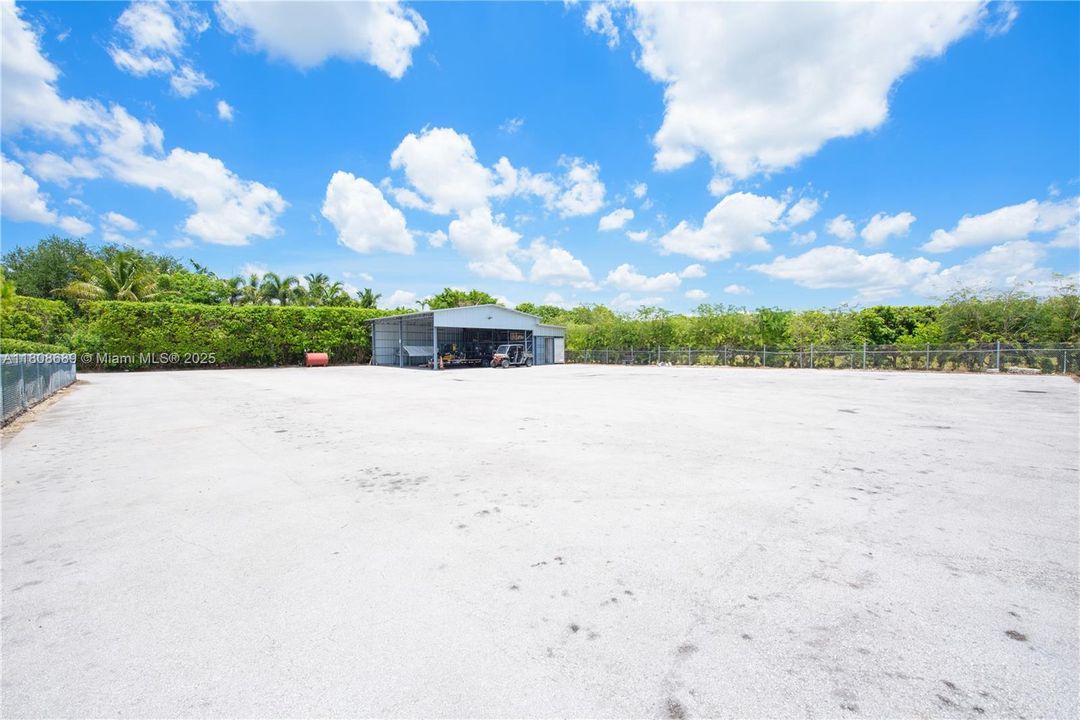 Недавно продано: $1,100,000 (3 спален, 2 ванн, 2234 Квадратных фут)