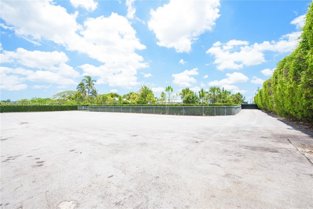 Недавно продано: $1,100,000 (3 спален, 2 ванн, 2234 Квадратных фут)