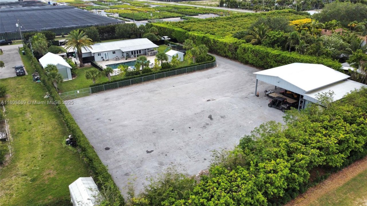 Недавно продано: $1,100,000 (3 спален, 2 ванн, 2234 Квадратных фут)