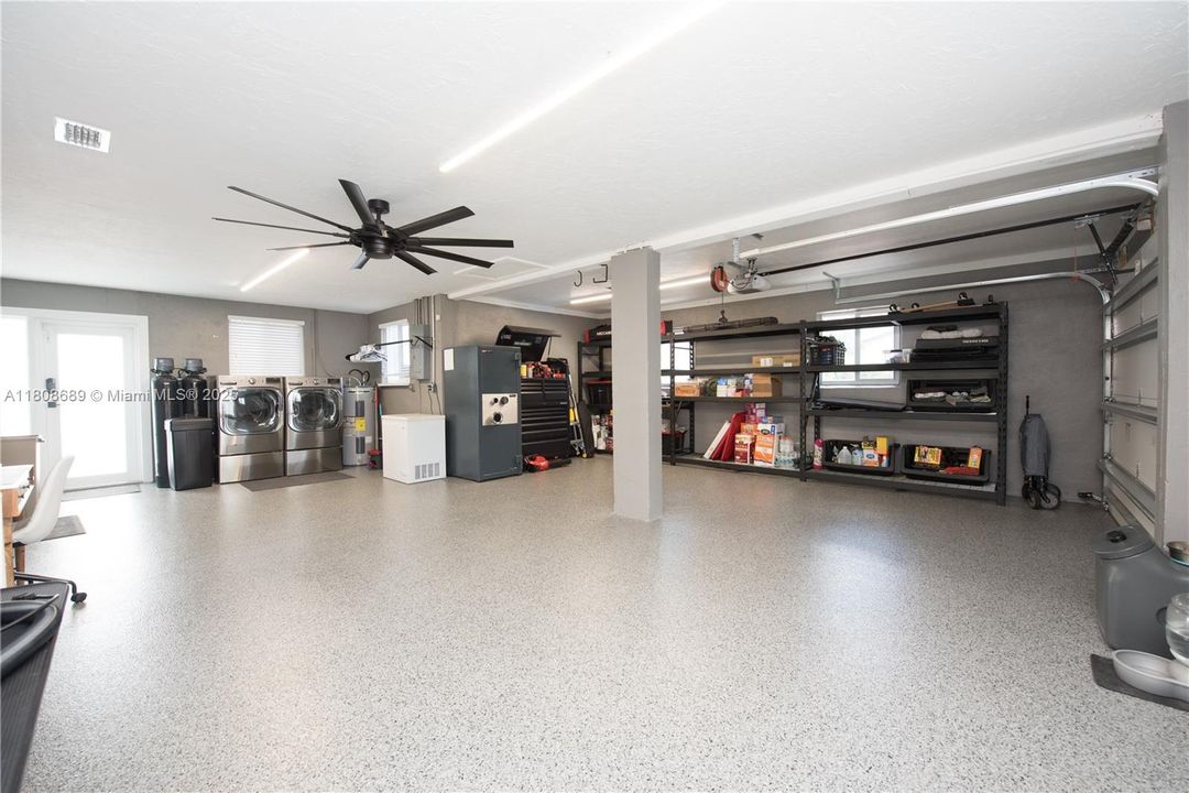 Недавно продано: $1,100,000 (3 спален, 2 ванн, 2234 Квадратных фут)