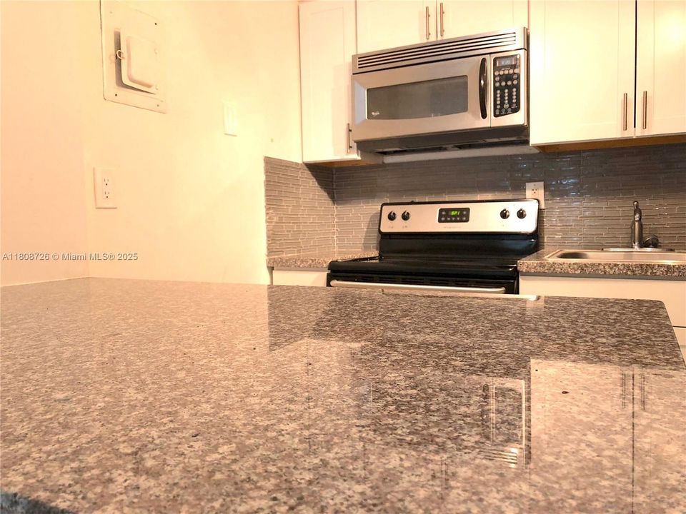 Activo con contrato: $199,000 (1 camas, 1 baños, 550 Pies cuadrados)