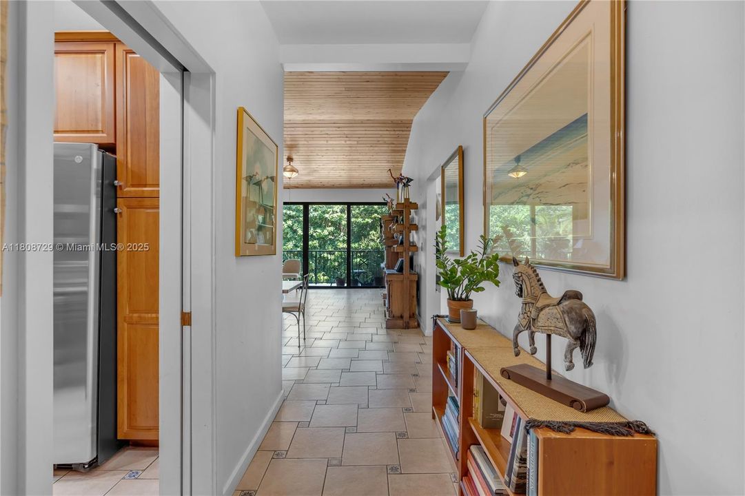 Недавно продано: $1,050,000 (3 спален, 2 ванн, 1734 Квадратных фут)