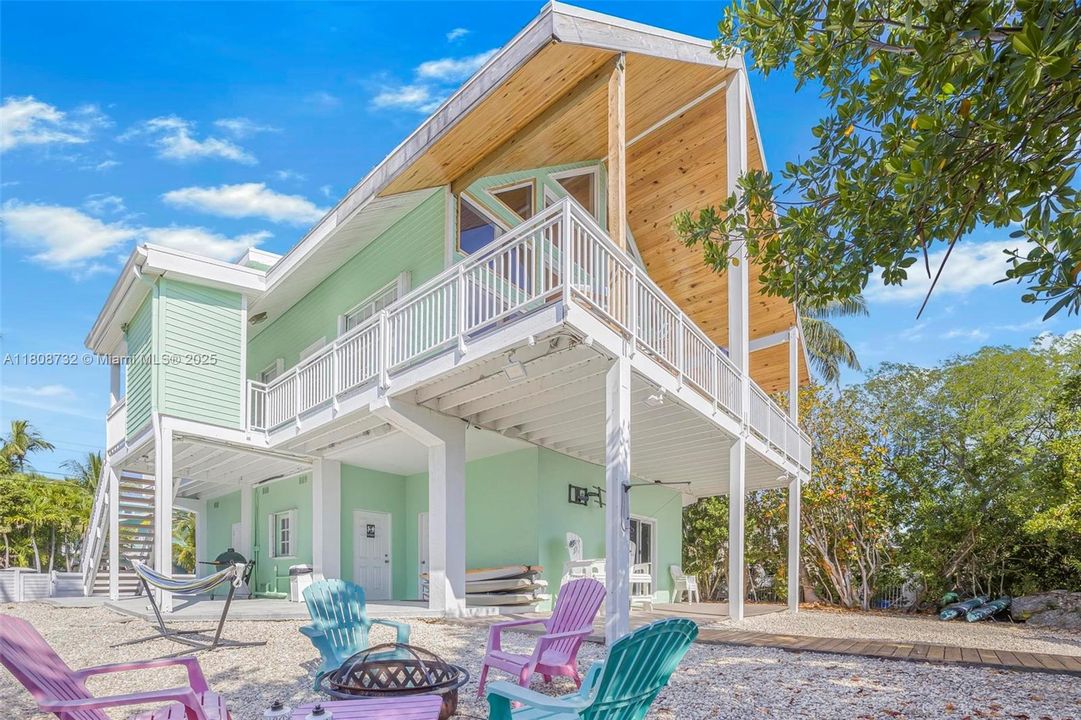 На продажу: $2,999,999 (3 спален, 2 ванн, 1711 Квадратных фут)