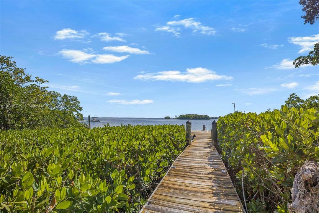 На продажу: $2,999,999 (3 спален, 2 ванн, 1711 Квадратных фут)