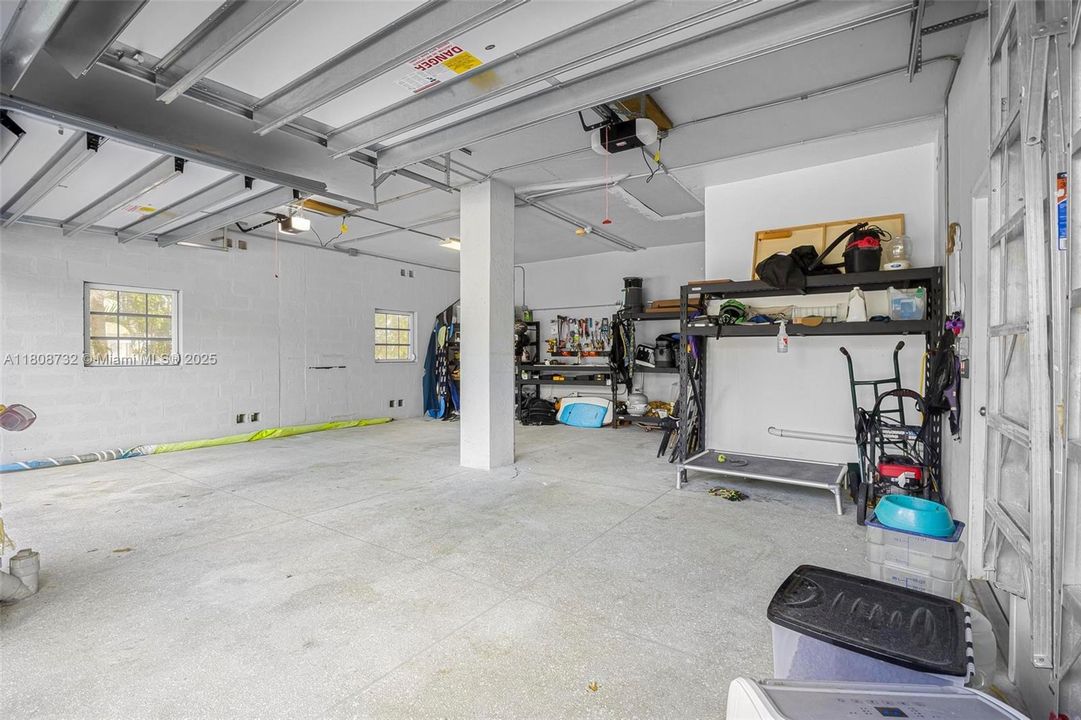 На продажу: $2,999,999 (3 спален, 2 ванн, 1711 Квадратных фут)