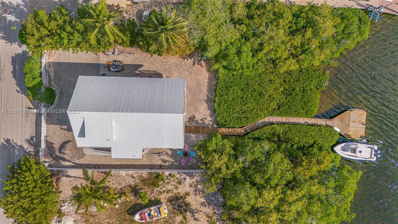 На продажу: $2,999,999 (3 спален, 2 ванн, 1711 Квадратных фут)