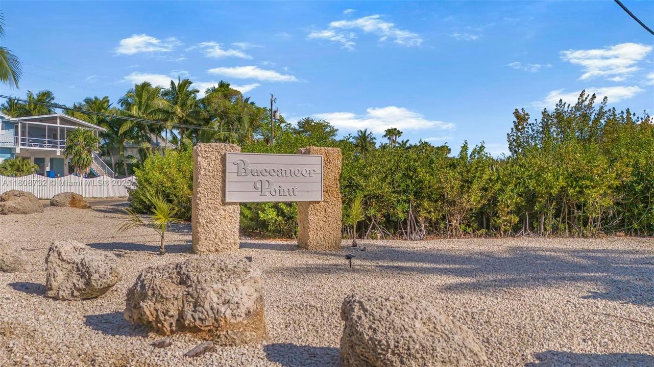 На продажу: $2,999,999 (3 спален, 2 ванн, 1711 Квадратных фут)