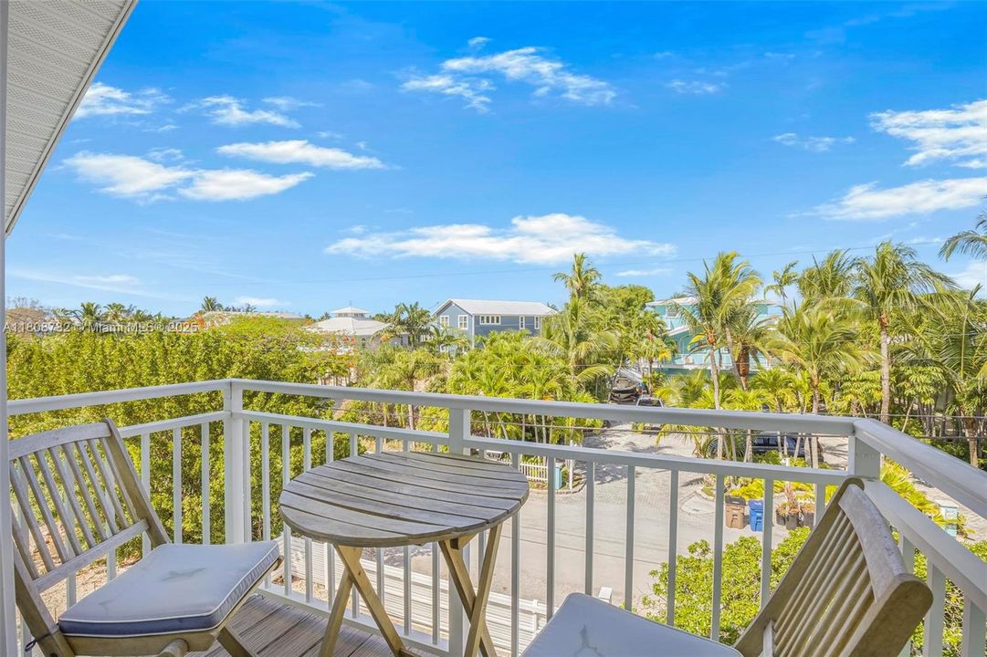 На продажу: $2,999,999 (3 спален, 2 ванн, 1711 Квадратных фут)