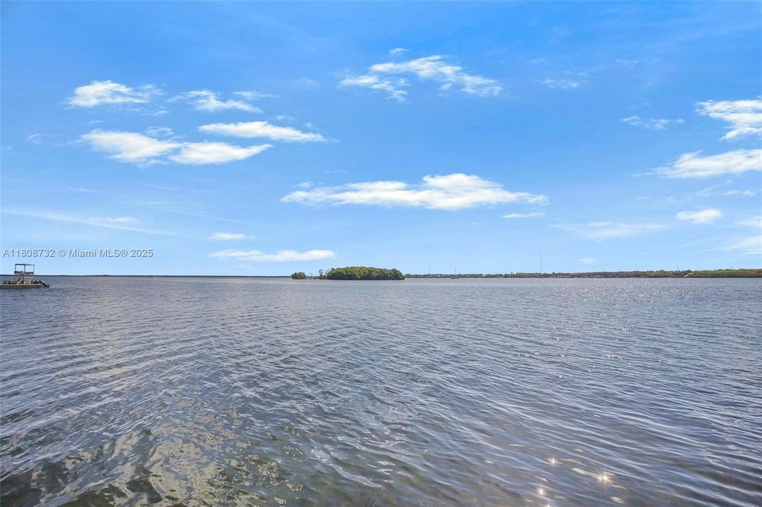 На продажу: $2,999,999 (3 спален, 2 ванн, 1711 Квадратных фут)