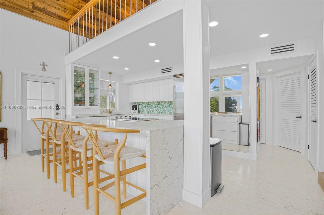 На продажу: $2,999,999 (3 спален, 2 ванн, 1711 Квадратных фут)