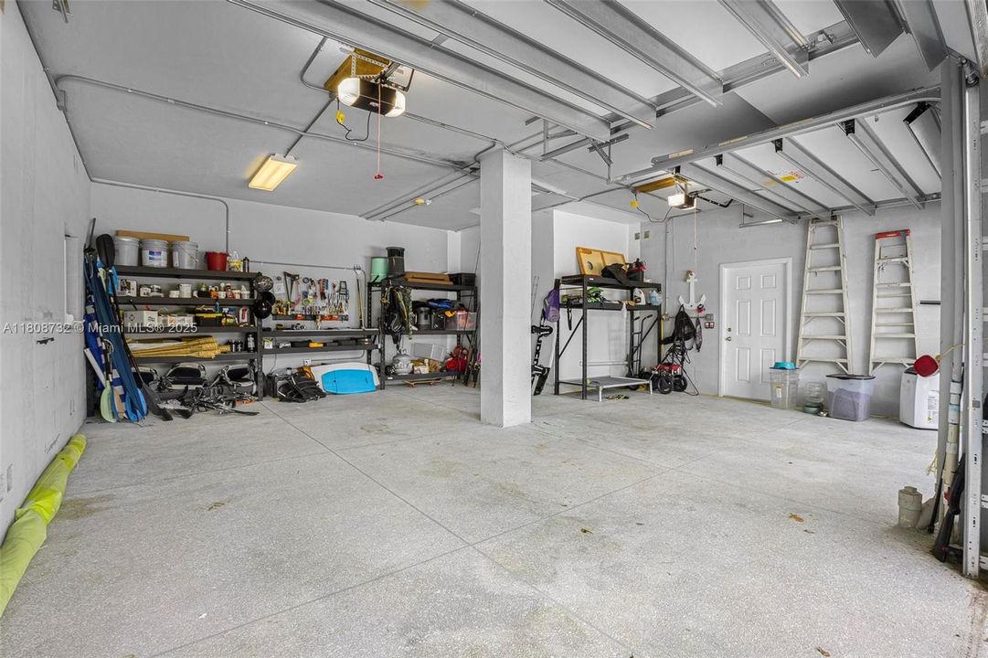 На продажу: $2,999,999 (3 спален, 2 ванн, 1711 Квадратных фут)