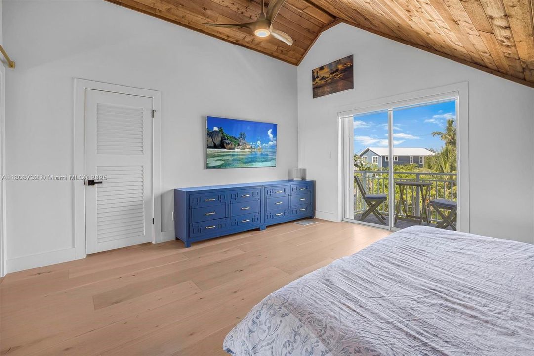 На продажу: $2,999,999 (3 спален, 2 ванн, 1711 Квадратных фут)