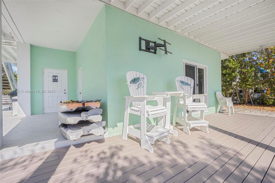 На продажу: $2,999,999 (3 спален, 2 ванн, 1711 Квадратных фут)