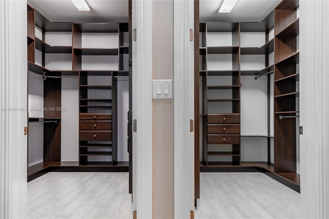 最近租的: $8,900 (5 贝兹, 5 浴室, 4600 平方英尺)