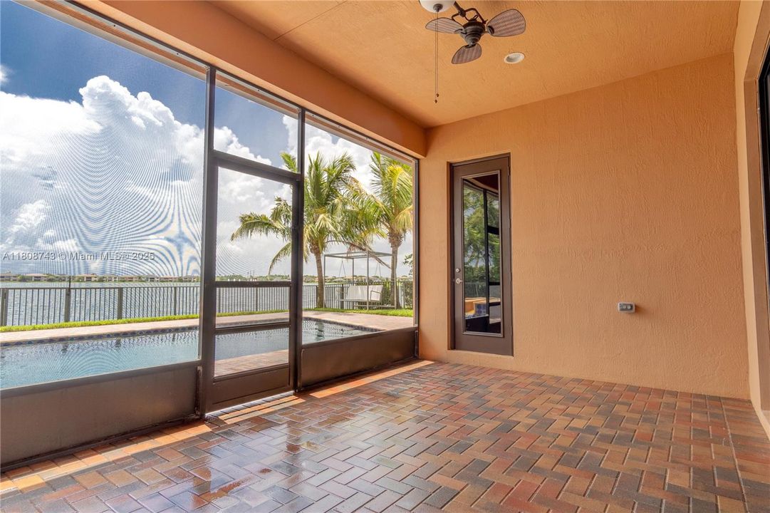 最近租的: $8,900 (5 贝兹, 5 浴室, 4600 平方英尺)