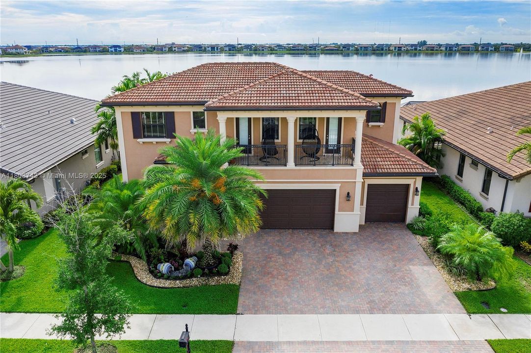 最近租的: $8,900 (5 贝兹, 5 浴室, 4600 平方英尺)