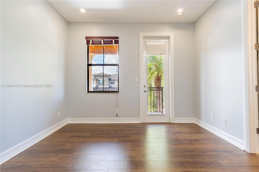 最近租的: $8,900 (5 贝兹, 5 浴室, 4600 平方英尺)