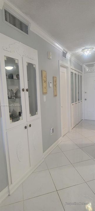 Look to entrance hall