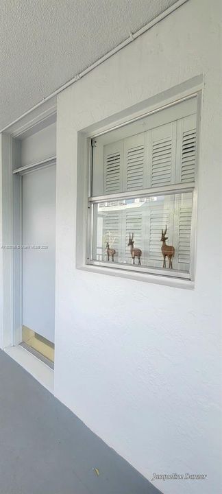 待售: $223,000 (1 贝兹, 1 浴室, 812 平方英尺)