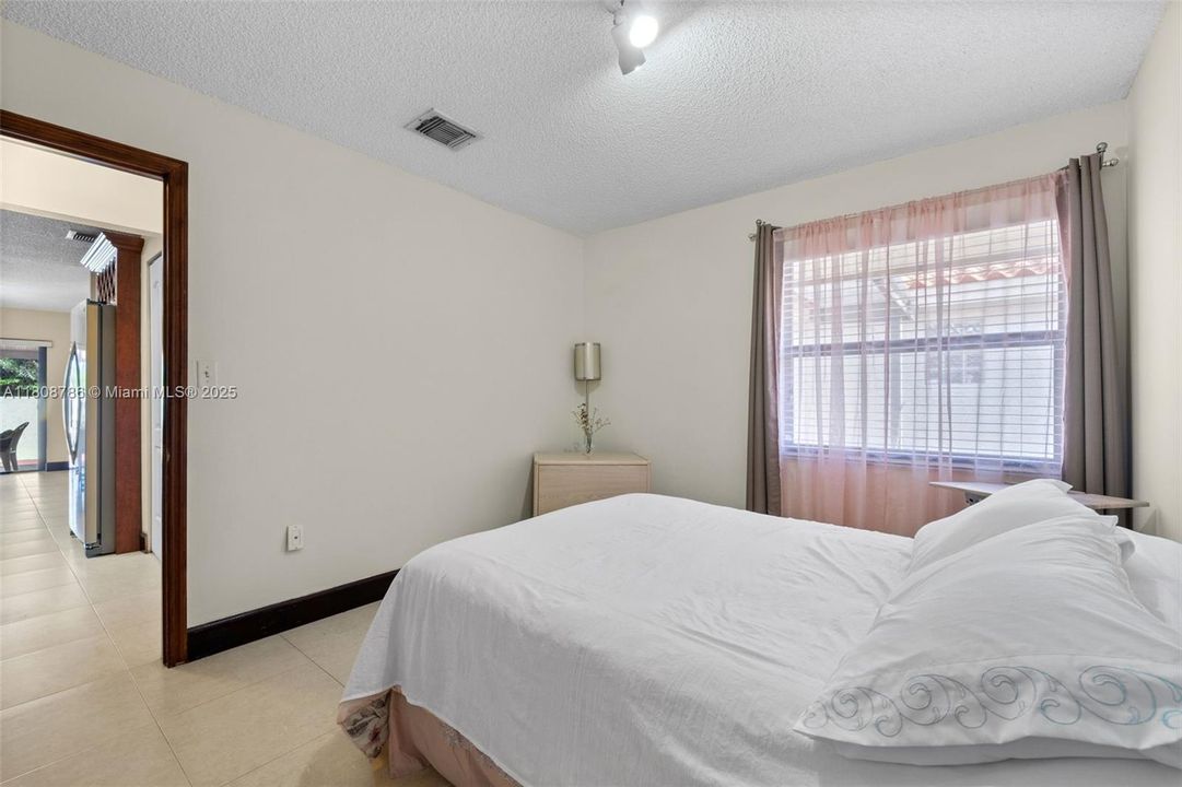 Vendido Recientemente: $635,000 (3 camas, 2 baños, 1687 Pies cuadrados)