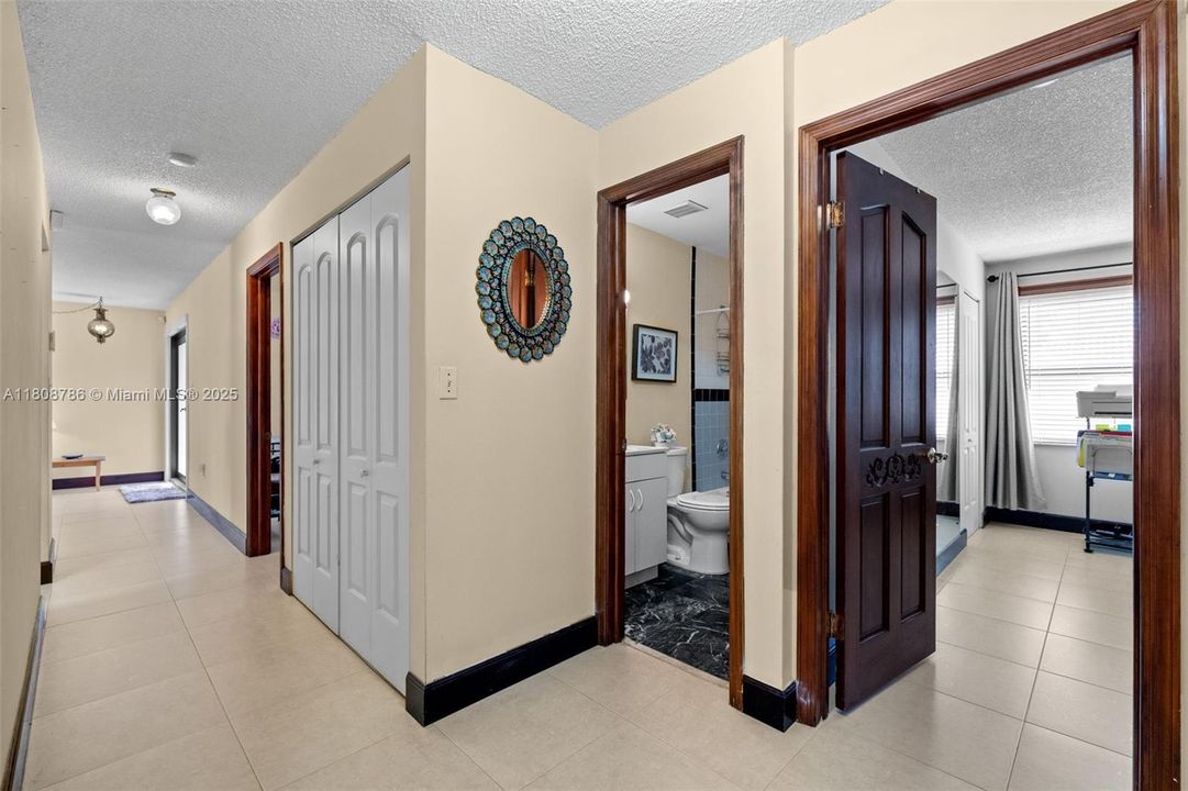 Vendido Recientemente: $635,000 (3 camas, 2 baños, 1687 Pies cuadrados)