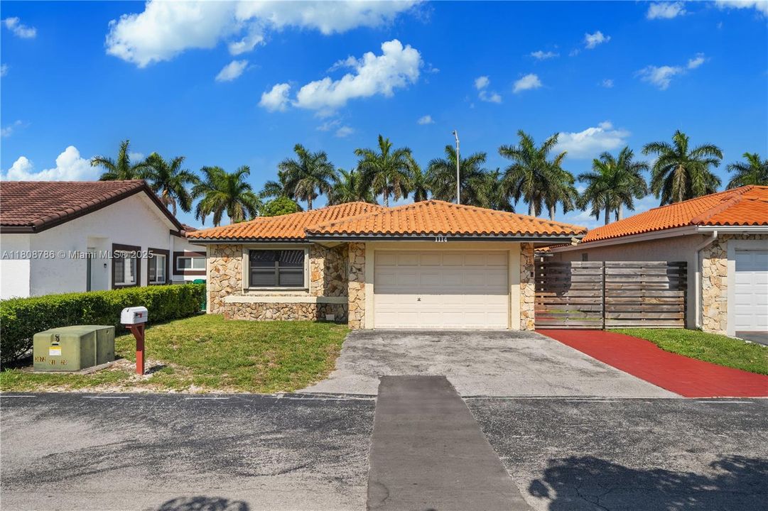 Vendido Recientemente: $635,000 (3 camas, 2 baños, 1687 Pies cuadrados)