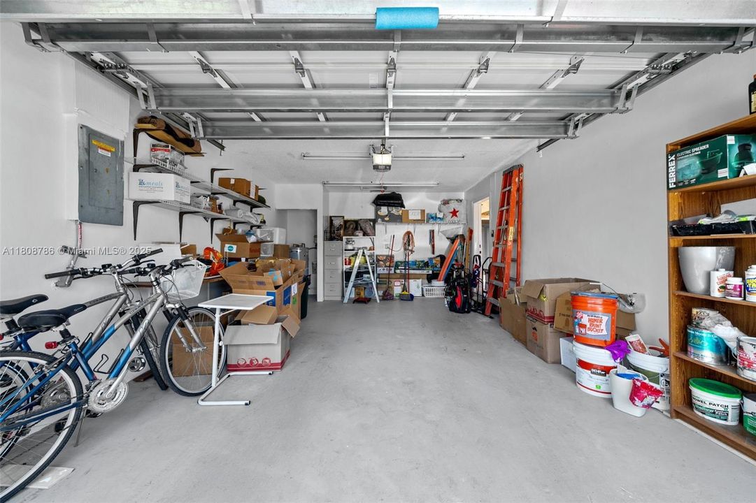 Vendido Recientemente: $635,000 (3 camas, 2 baños, 1687 Pies cuadrados)