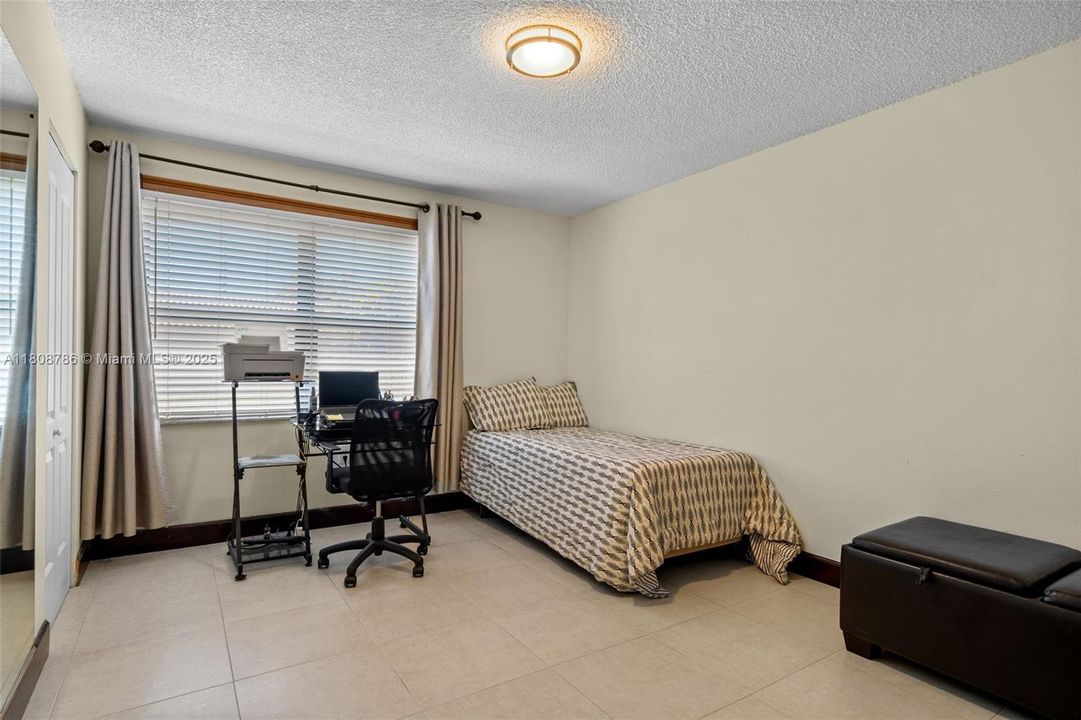 Vendido Recientemente: $635,000 (3 camas, 2 baños, 1687 Pies cuadrados)