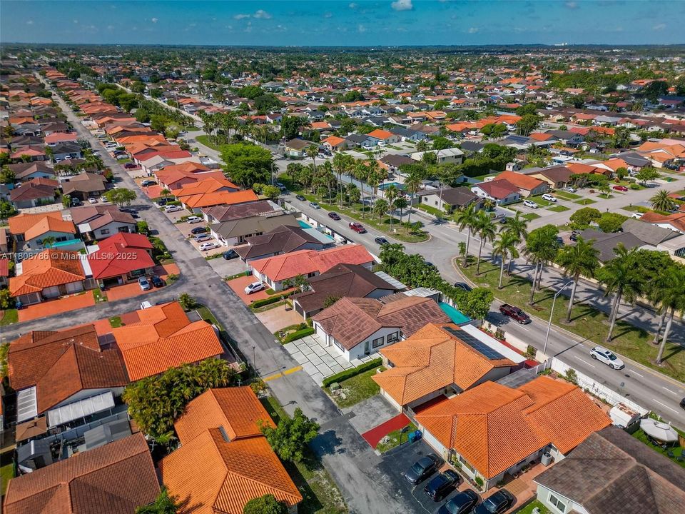 Vendido Recientemente: $635,000 (3 camas, 2 baños, 1687 Pies cuadrados)