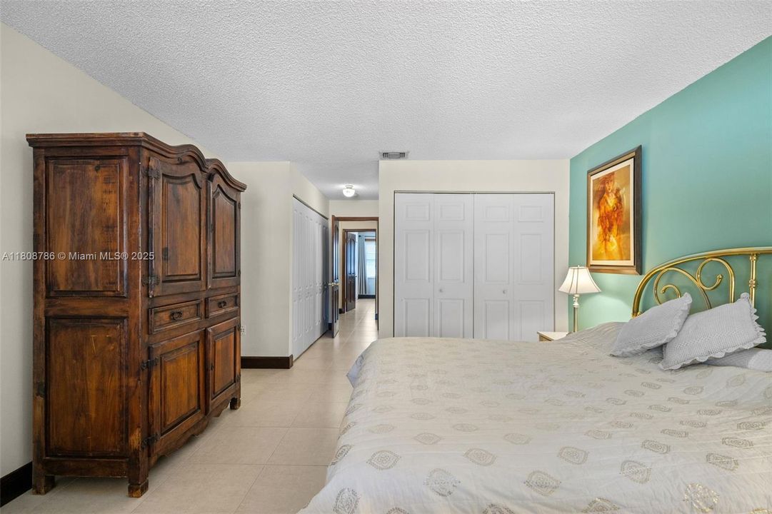 Vendido Recientemente: $635,000 (3 camas, 2 baños, 1687 Pies cuadrados)