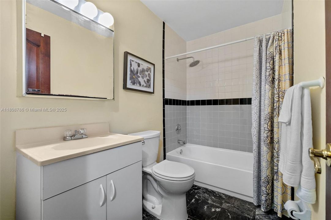 Vendido Recientemente: $635,000 (3 camas, 2 baños, 1687 Pies cuadrados)