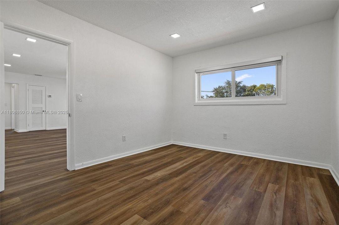 Recently Rented: $3,600 (3 beds, 2 baths, 1415 Square Feet)