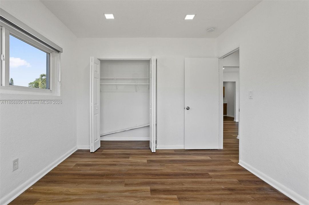 Recently Rented: $3,600 (3 beds, 2 baths, 1415 Square Feet)