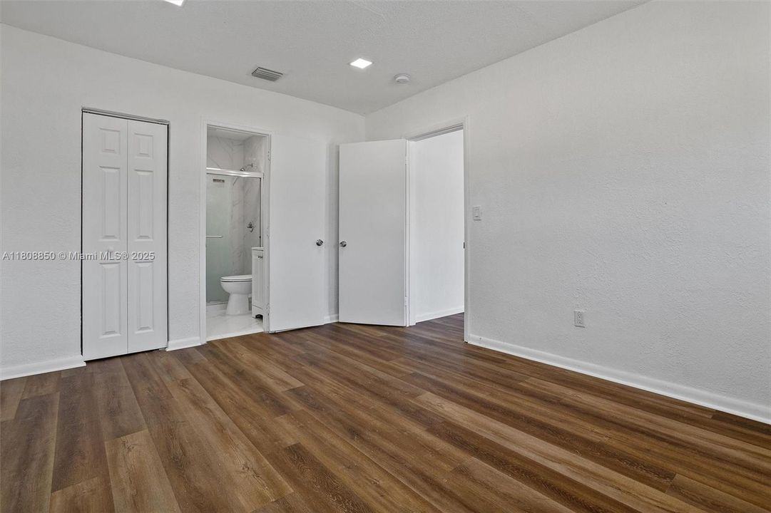 Recently Rented: $3,600 (3 beds, 2 baths, 1415 Square Feet)