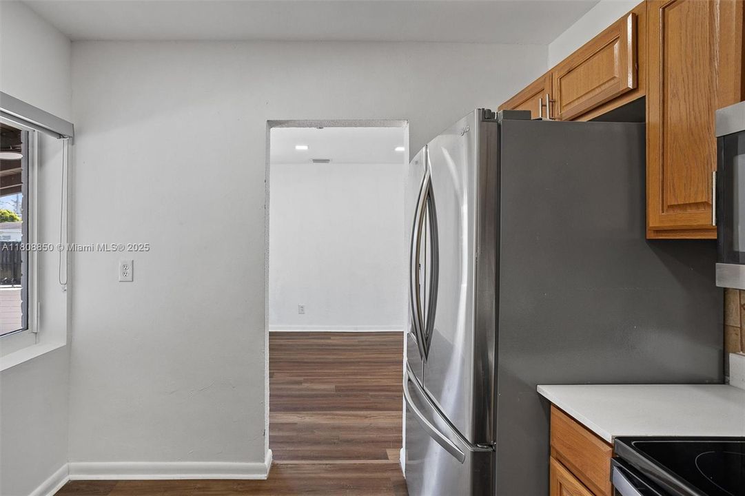 Recently Rented: $3,600 (3 beds, 2 baths, 1415 Square Feet)