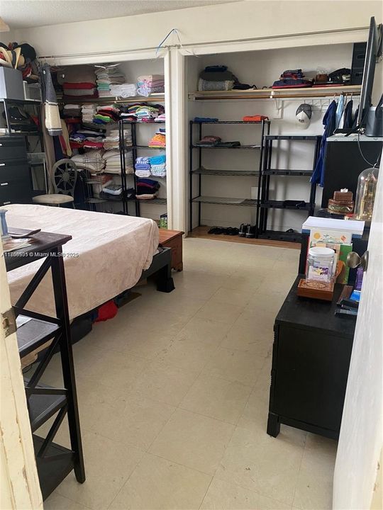 Recently Sold: $210,000 (2 beds, 2 baths, 1027 Square Feet)