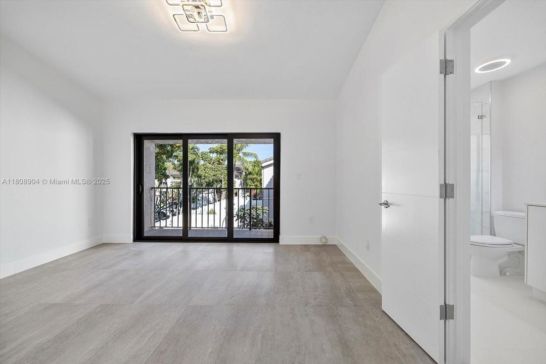 For Sale: $719,000 (3 beds, 2 baths, 1590 Square Feet)