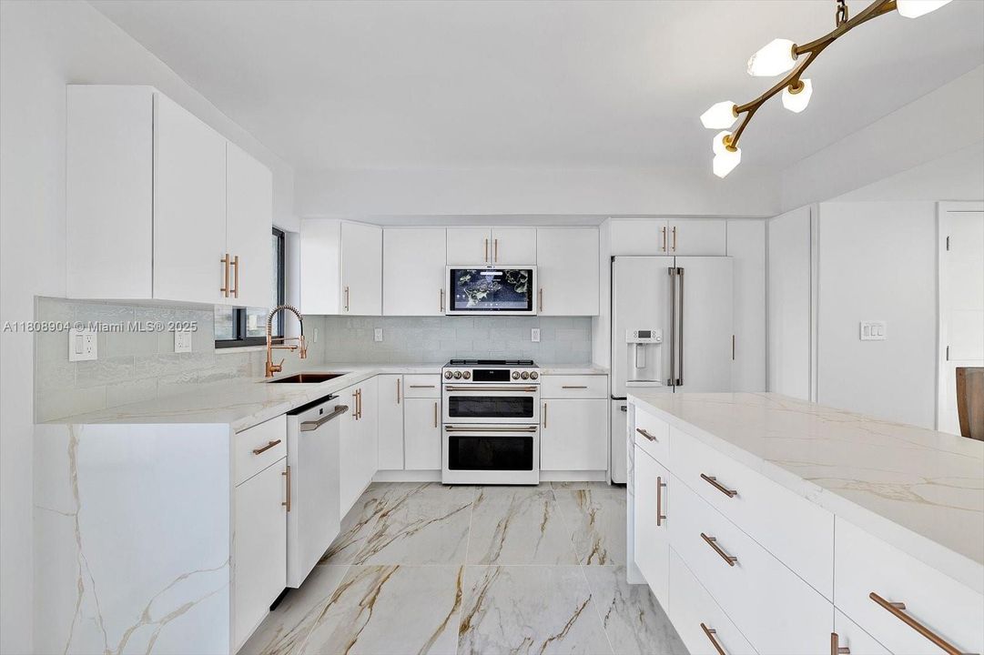 For Sale: $719,000 (3 beds, 2 baths, 1590 Square Feet)