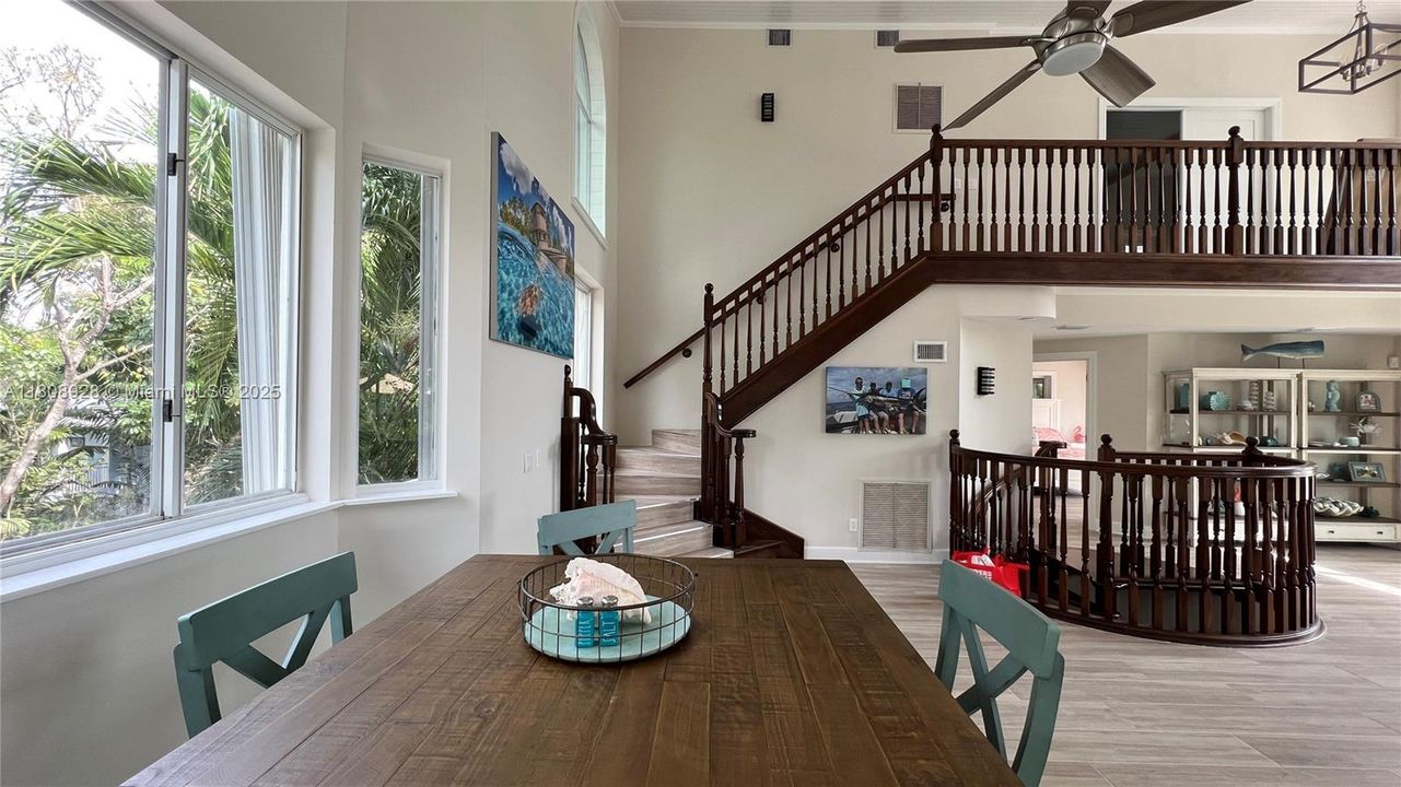 Vendido Recientemente: $3,400,000 (4 camas, 3 baños, 3204 Pies cuadrados)