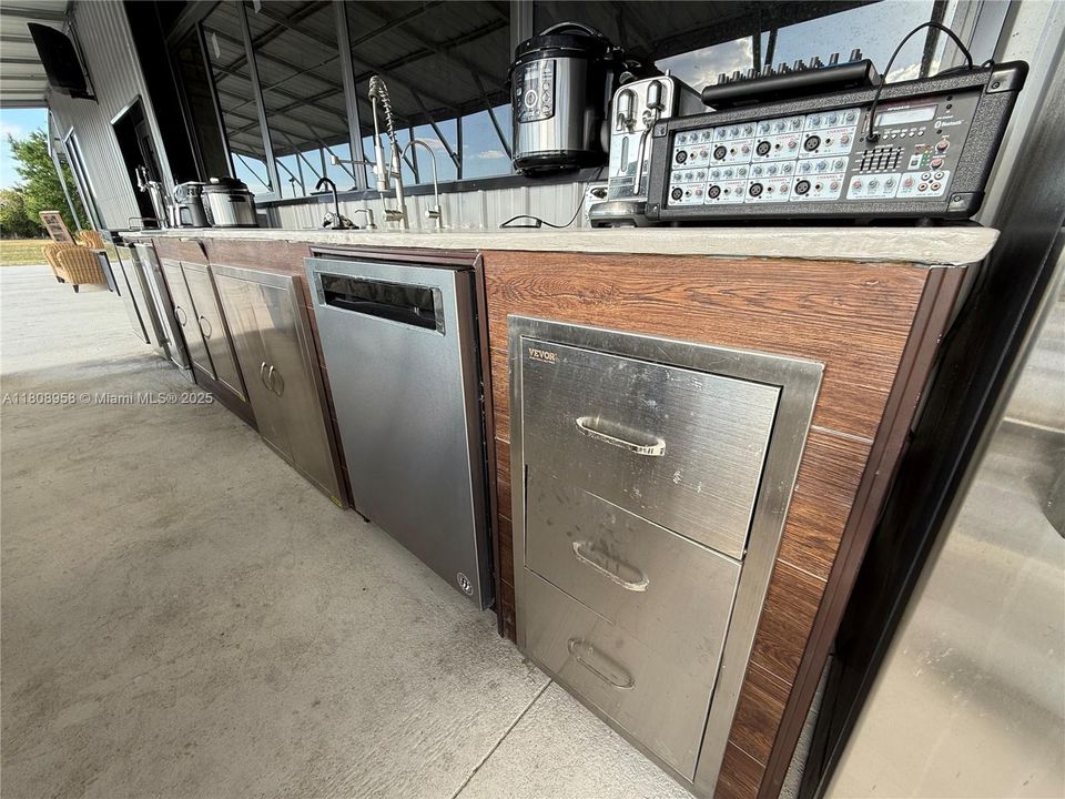 For Sale: $1,899,000 (20.25 acres)